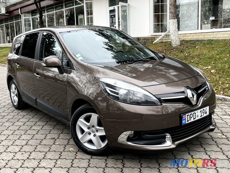 2012' Renault Grand Scenic photo #5