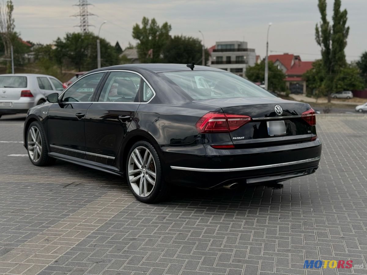 2017' Volkswagen Passat photo #3