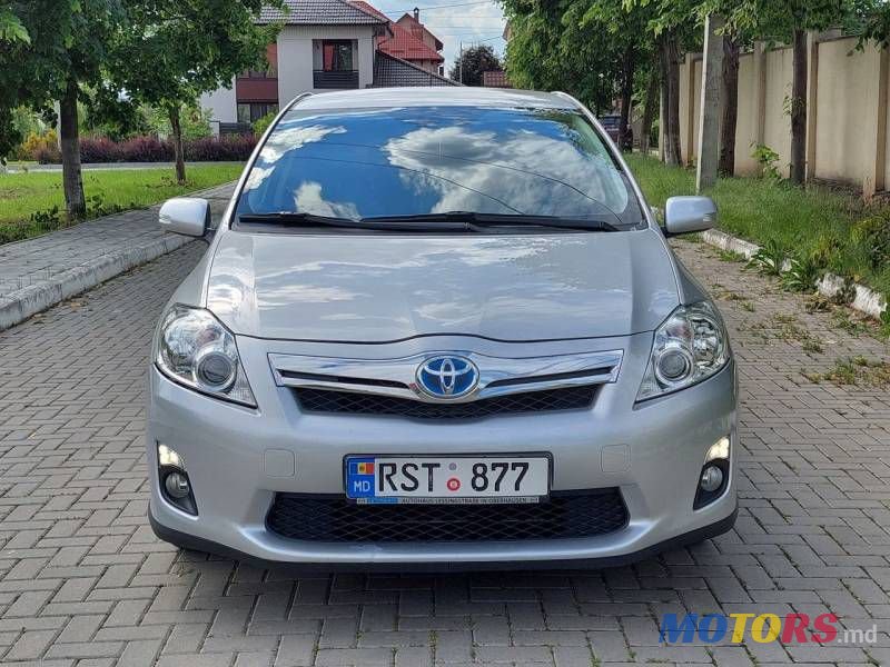2011' Toyota Auris photo #2