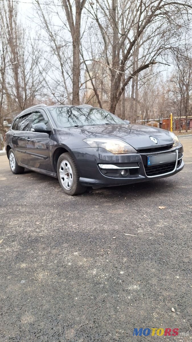2011' Renault Laguna photo #2