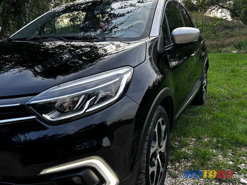 2019' Renault Captur photo #1