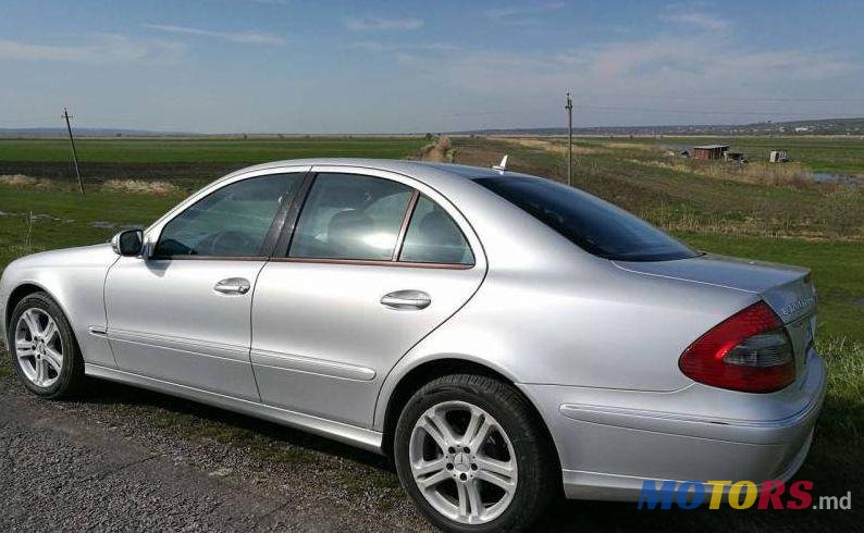 2008' Mercedes-Benz E photo #2