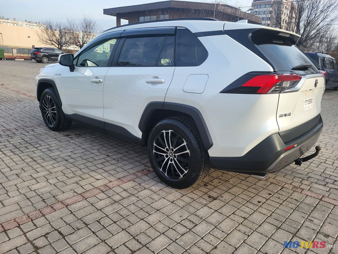 2019' Toyota RAV4 photo #5