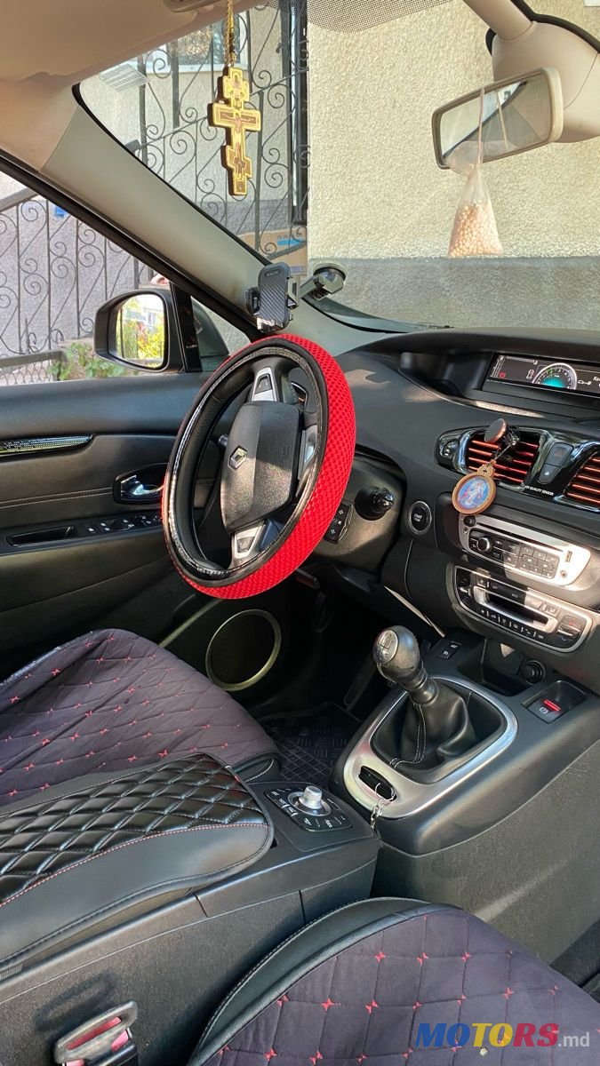 2012' Renault Scenic photo #6