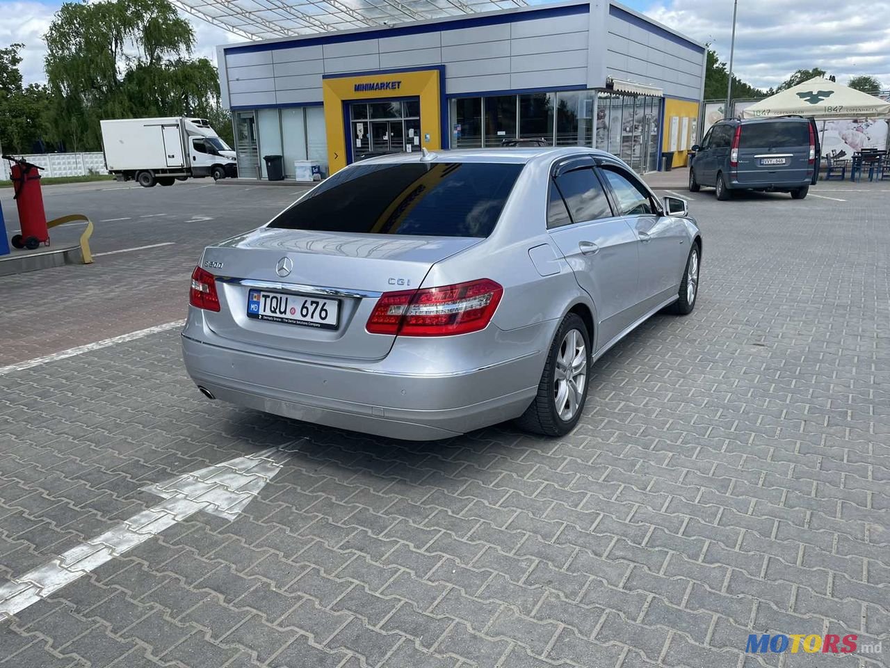 2011' Mercedes-Benz E Класс photo #3