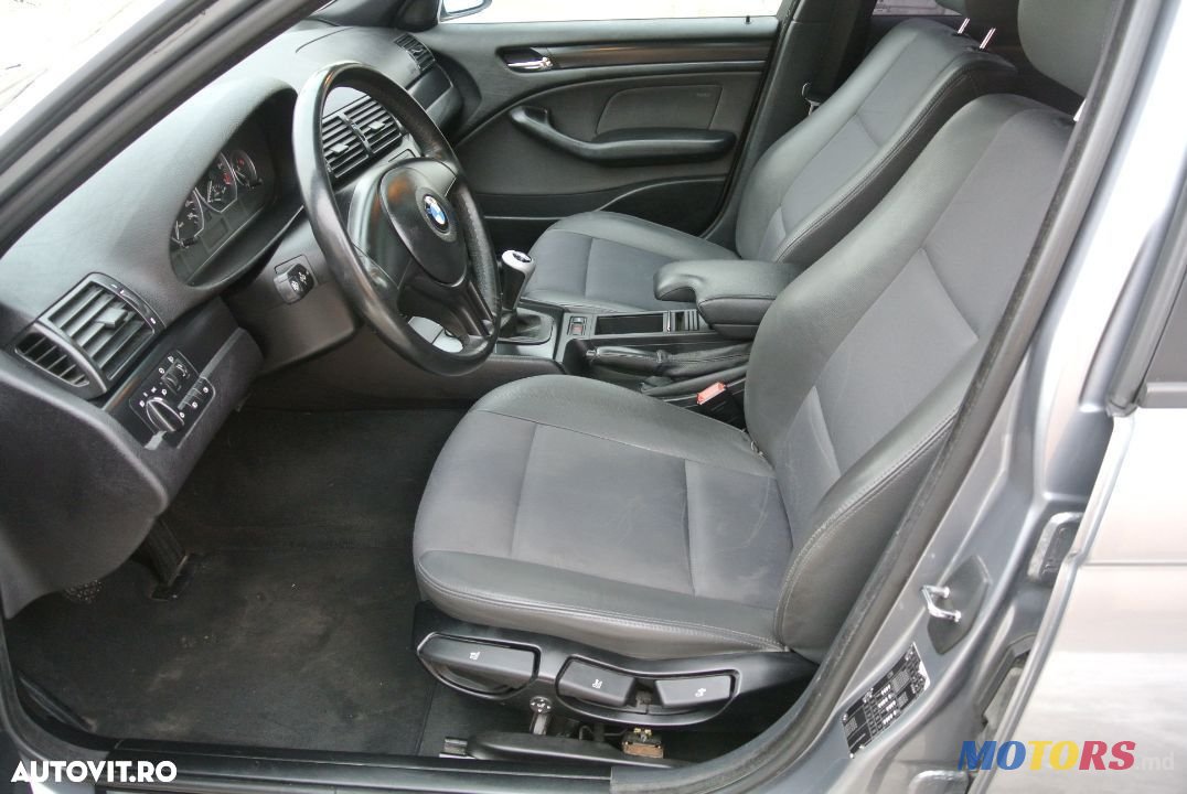 2004' BMW 1 Series 3 Door photo #5