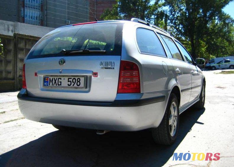 2007' Skoda Octavia photo #2