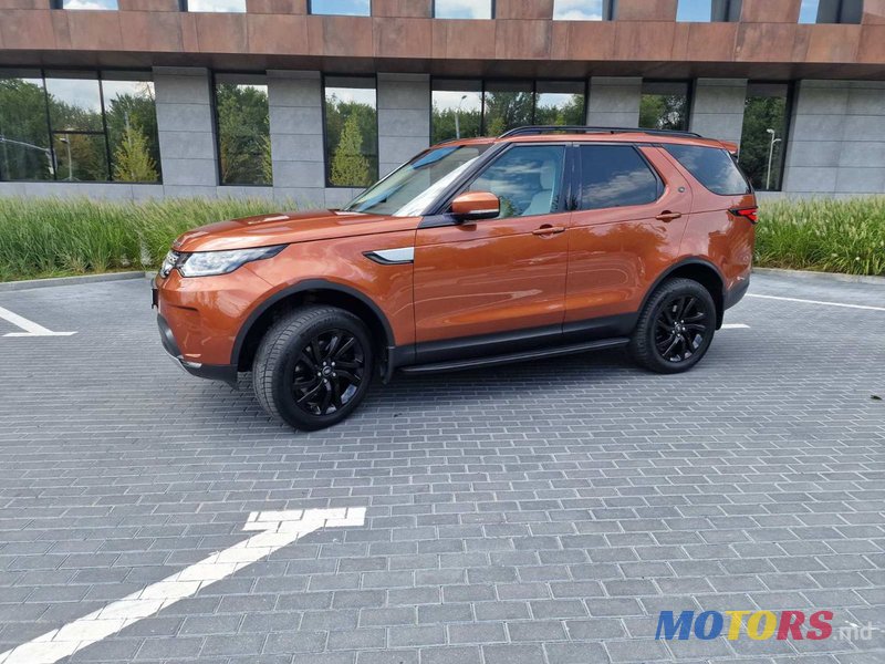 2017' Land Rover Discovery photo #2