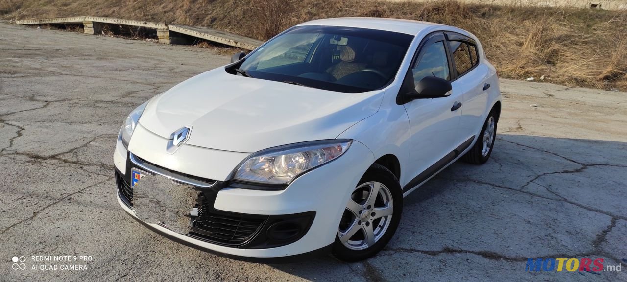 2012' Renault Megane photo #1