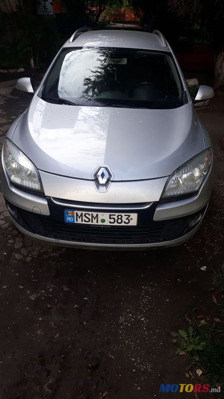 2012' Renault Megane photo #3