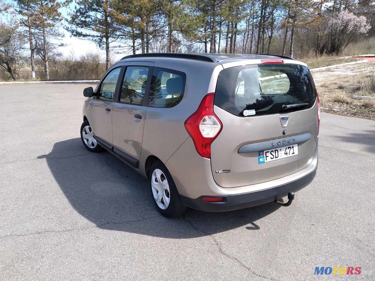 2014' Dacia Lodgy photo #6
