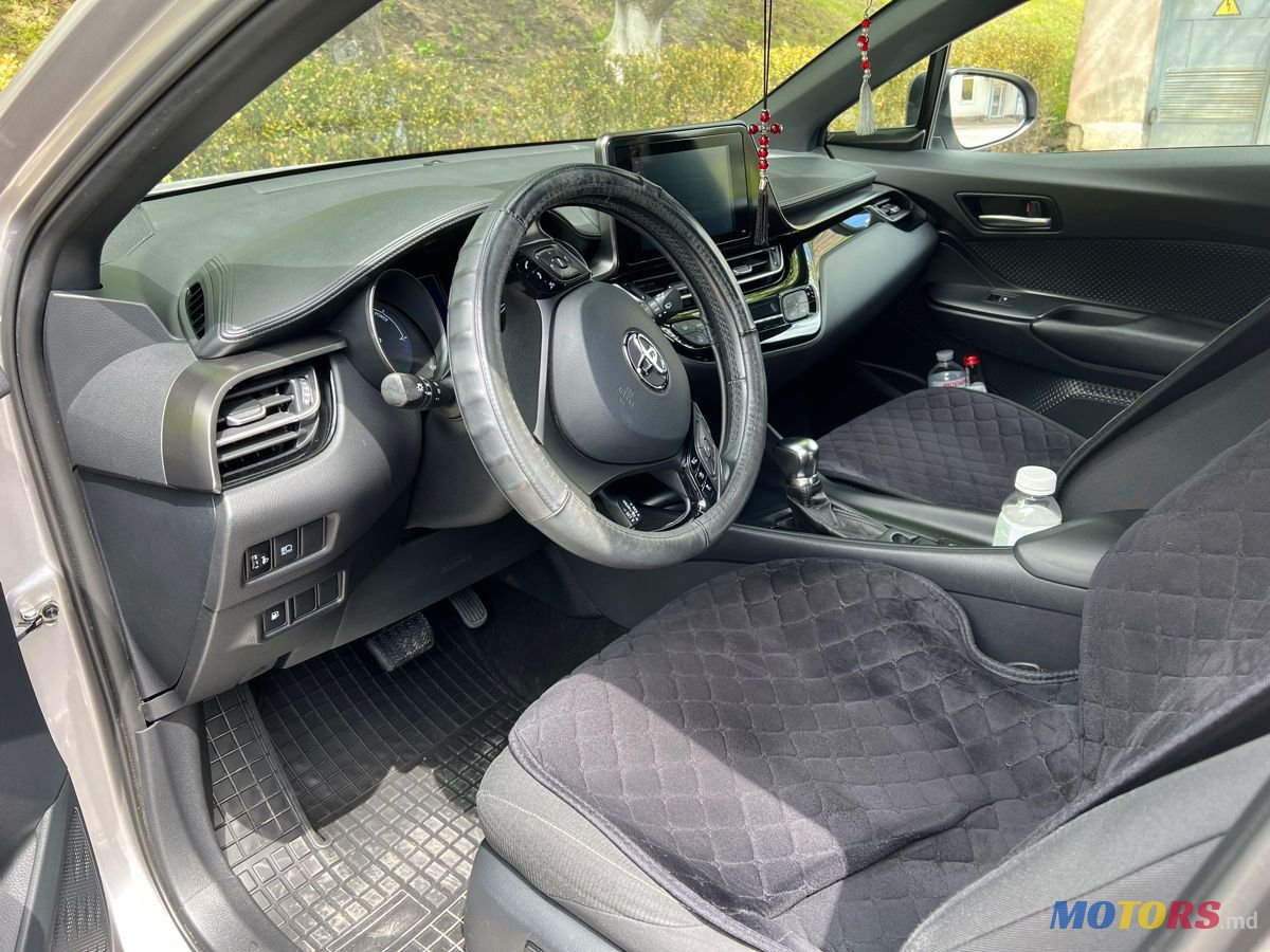 2018' Toyota C-HR photo #4