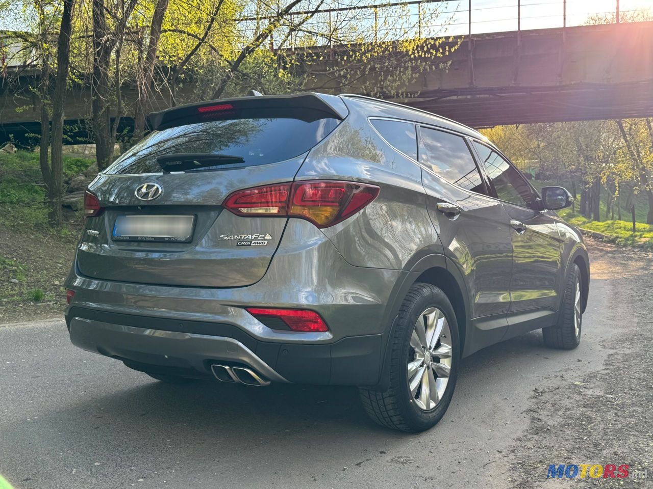 2016' Hyundai Santa Fe photo #3