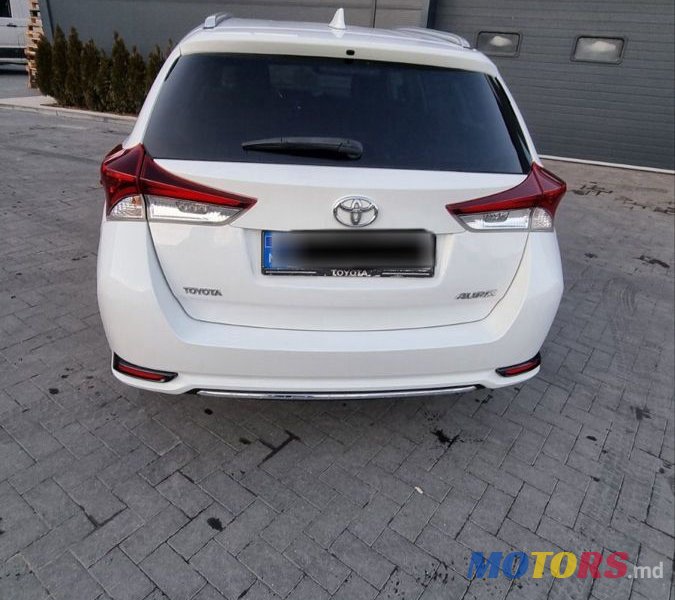 2016' Toyota Auris photo #5
