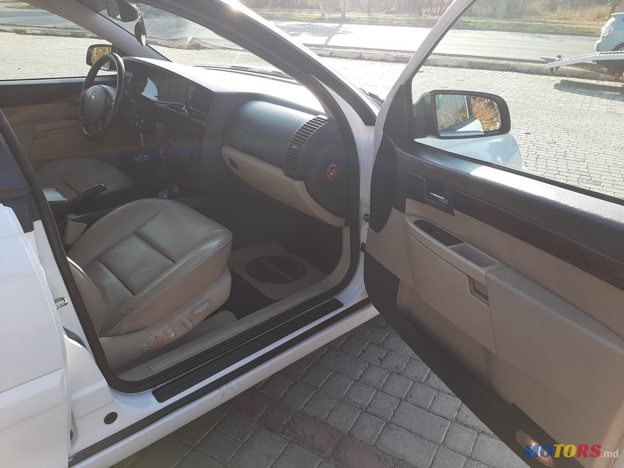 2002' Opel Omega photo #5