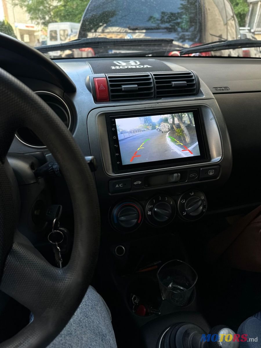 2004' Honda Jazz photo #2