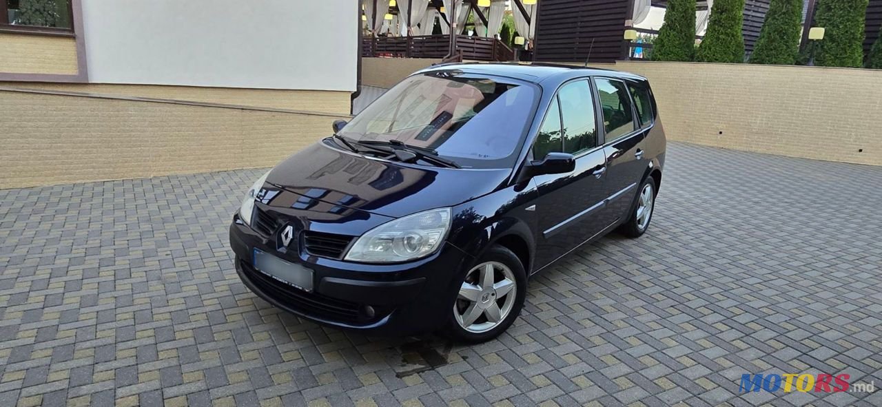 2008' Renault Grand Scenic photo #1