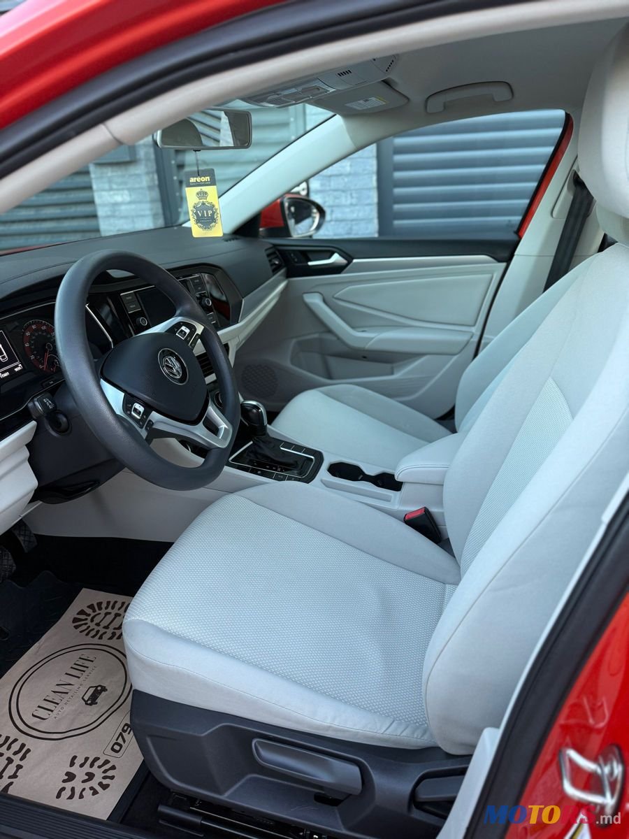 2018' Volkswagen Jetta photo #6