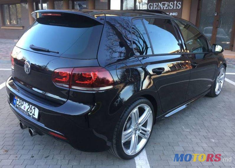 2010' Volkswagen Golf photo #2