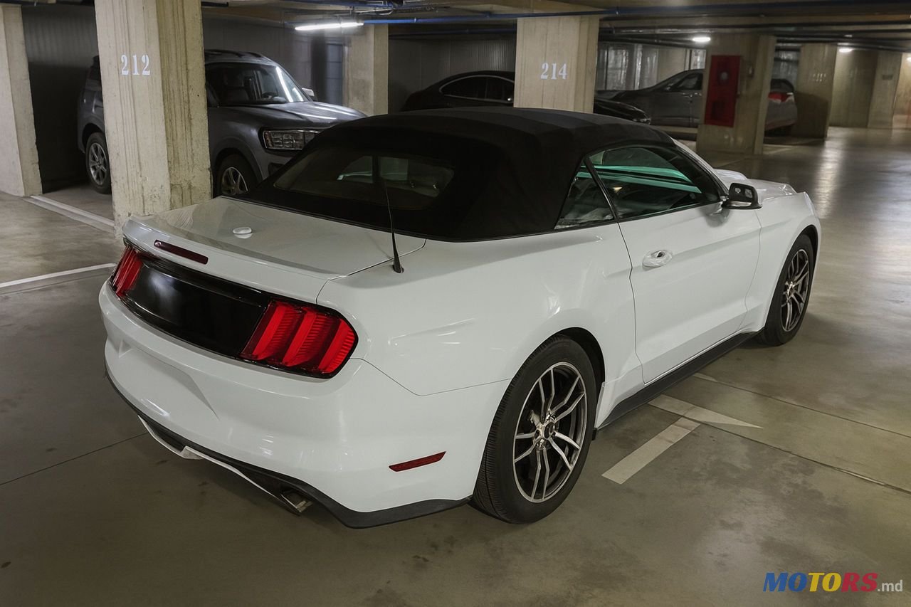 2017' Ford Mustang photo #4