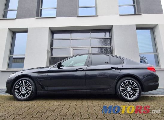 2019' BMW 5 Series photo #4