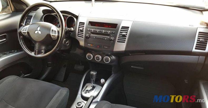 2009' Mitsubishi Outlander photo #1