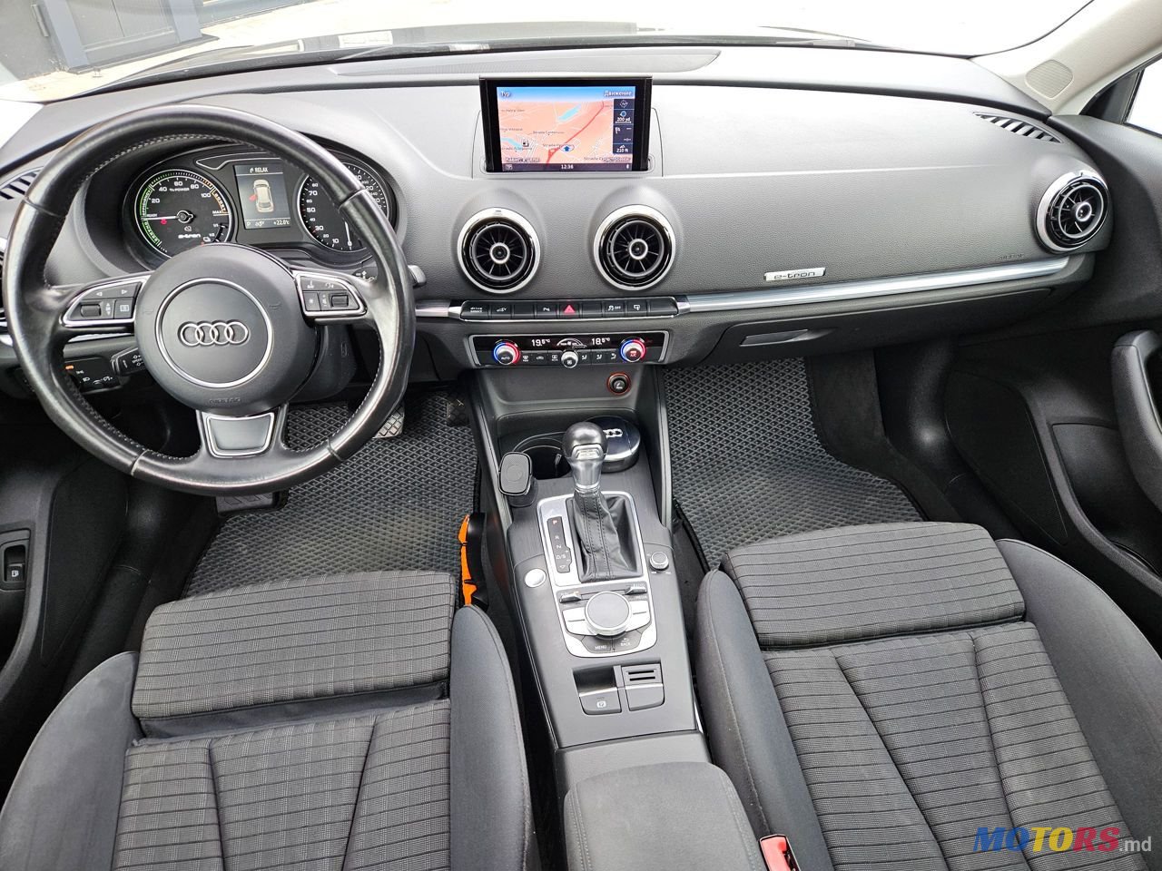 2015' Audi A3 E-Tron photo #5