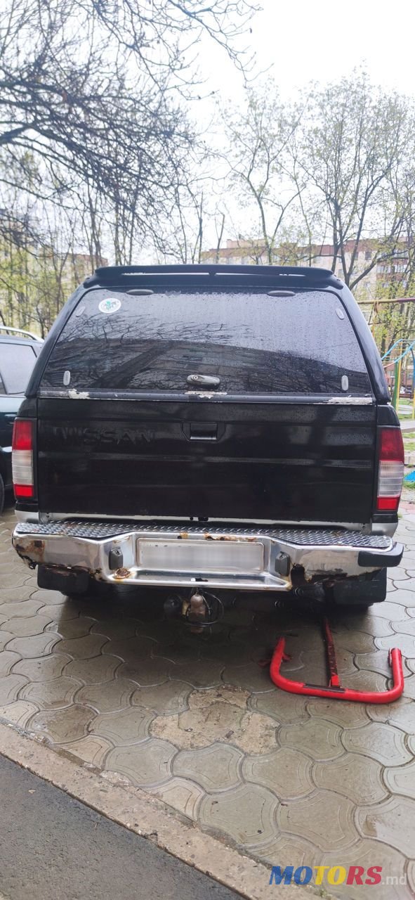 2001' Nissan Navara photo #1