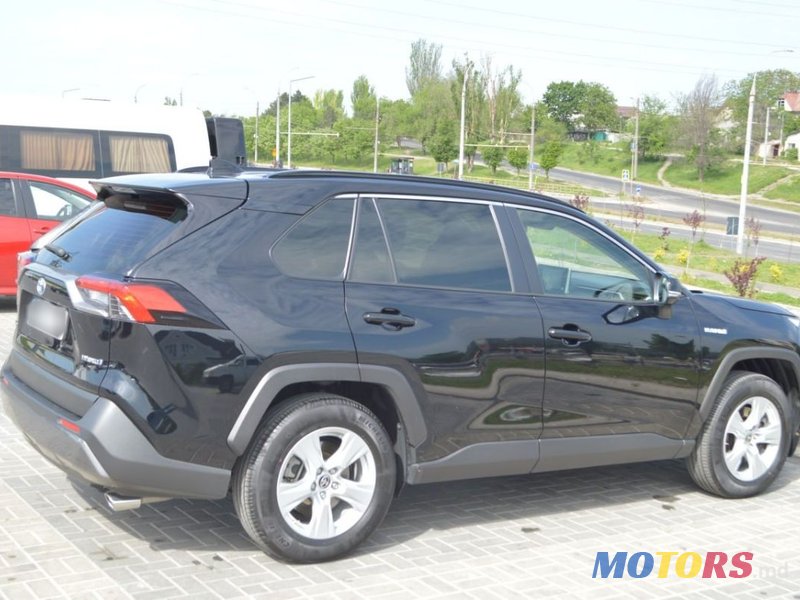 2020' Toyota RAV4 photo #2