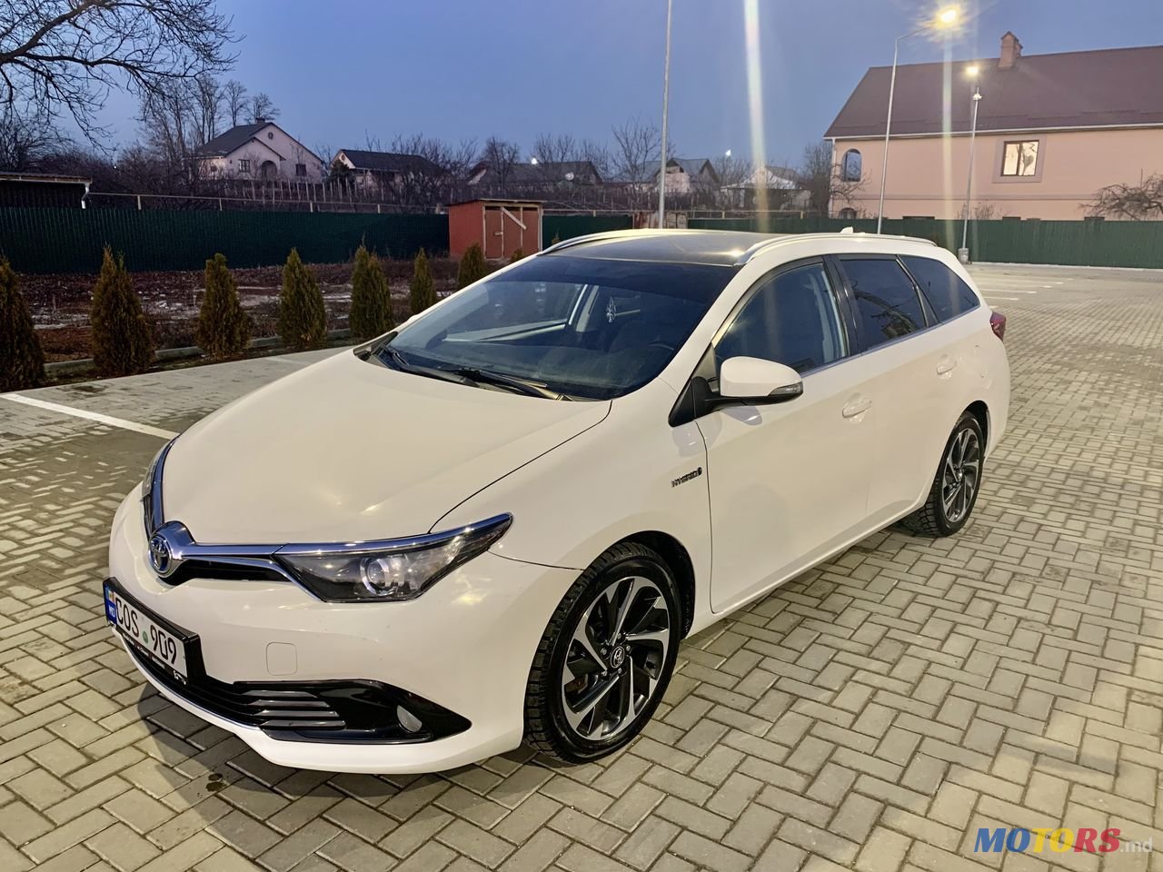 2015' Toyota Auris photo #4