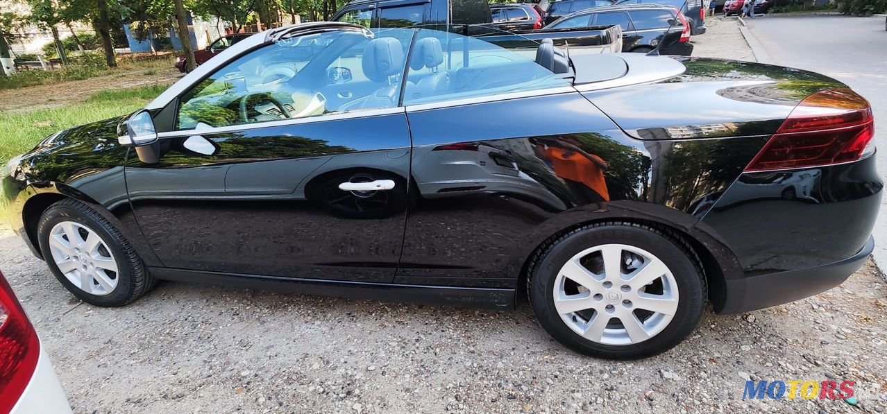 2010' Renault Megane photo #2