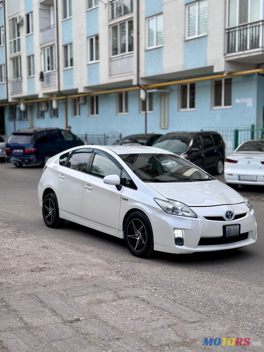 2010' Toyota Prius photo #2