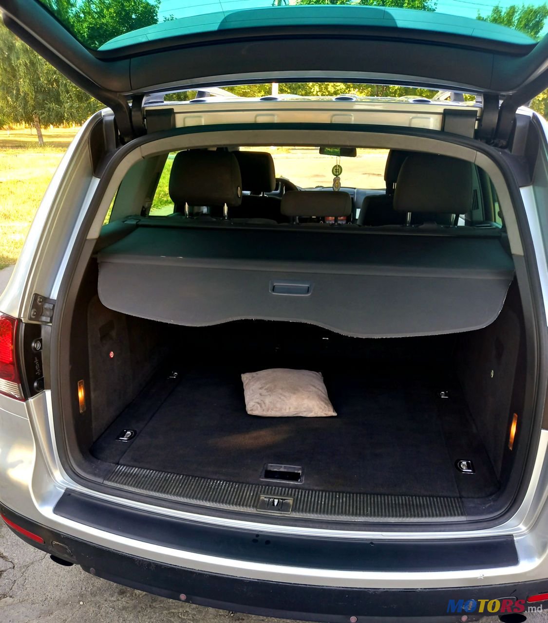 2007' Volkswagen Touareg photo #5