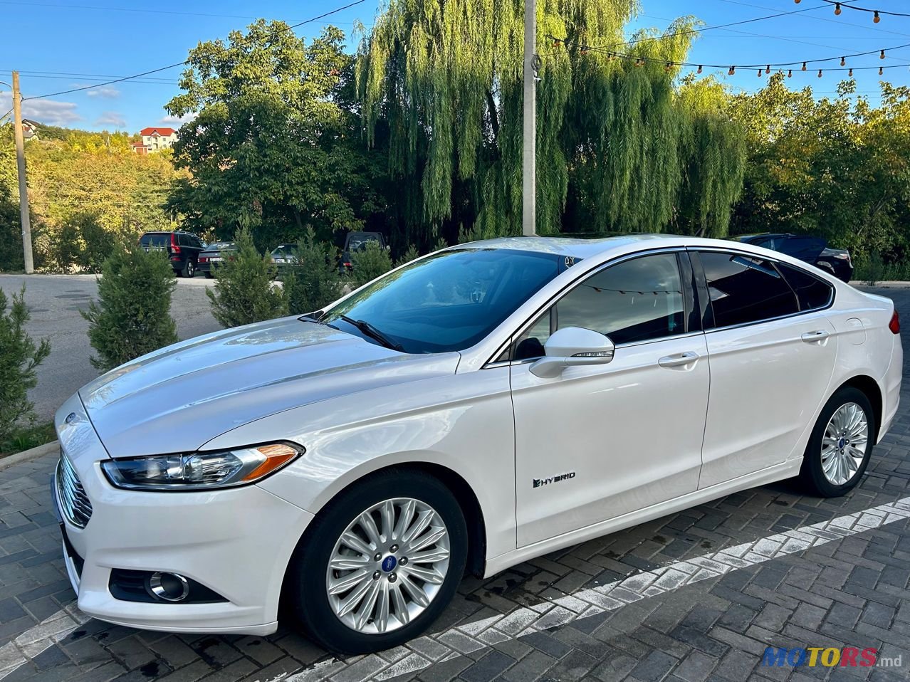 2013' Ford Fusion photo #2