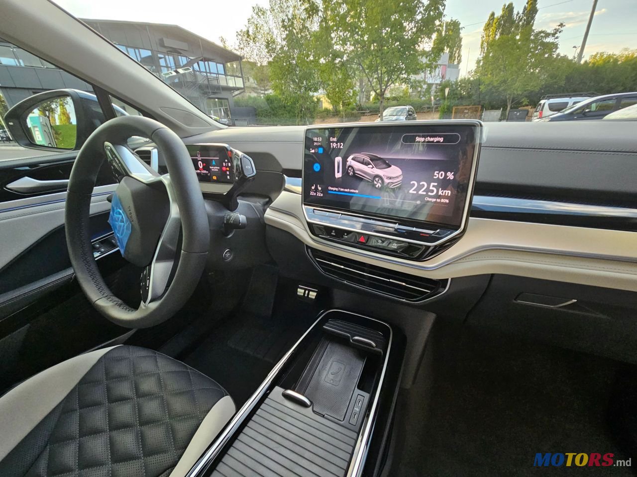 2023' Volkswagen ID.6 photo #2