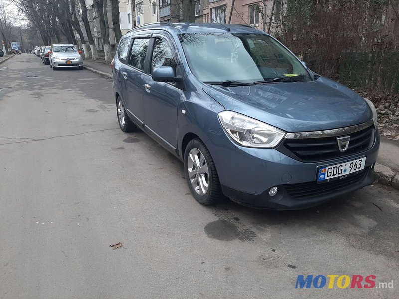 2013' Dacia Lodgy photo #2