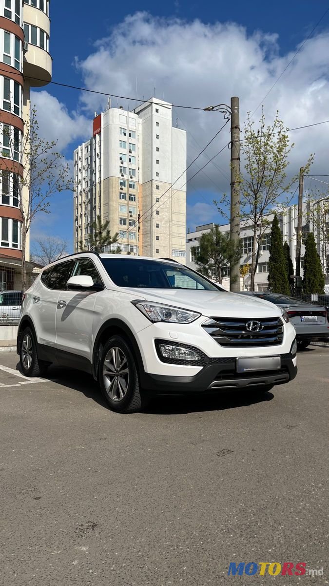 2015' Hyundai Santa Fe photo #2