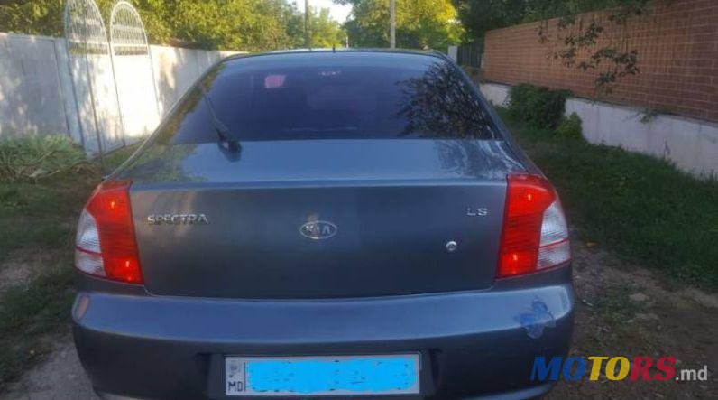 2002' Kia Spectra photo #2
