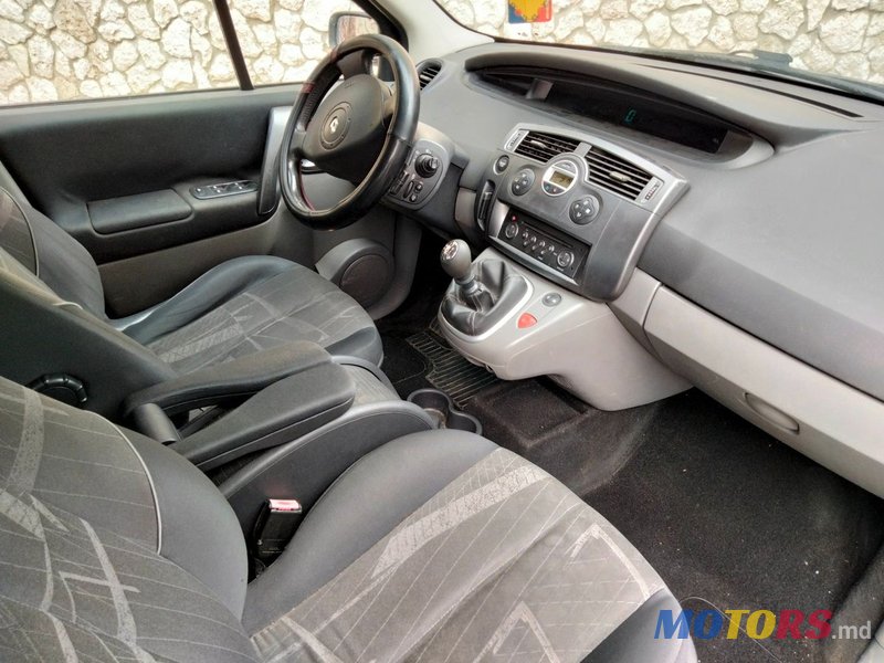 2005' Renault Grand Scenic photo #4