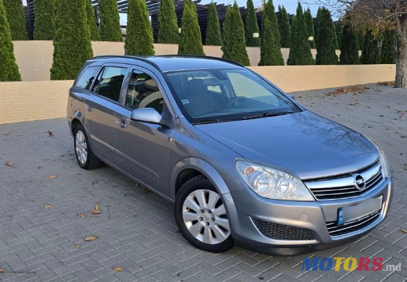 2008' Opel Astra photo #2