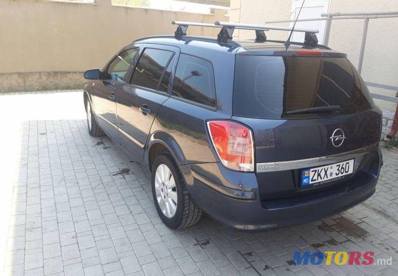 2008' Opel Astra photo #1