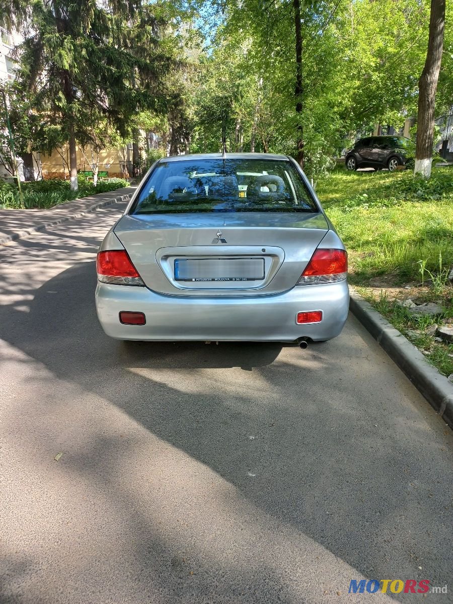 2005' Mitsubishi Lancer photo #5