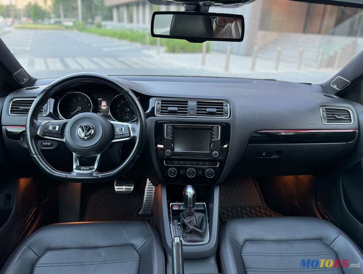 2016' Volkswagen Jetta photo #6