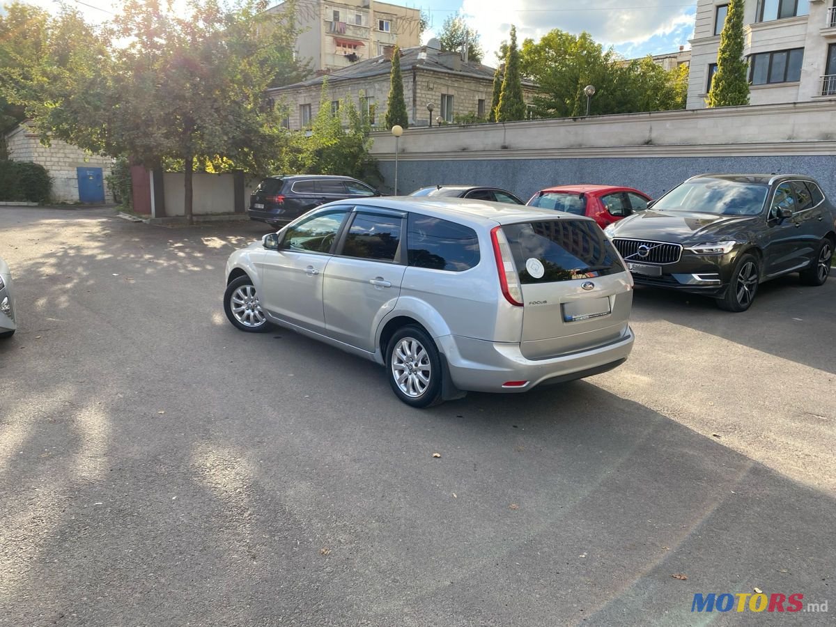 2009' Ford Focus photo #2