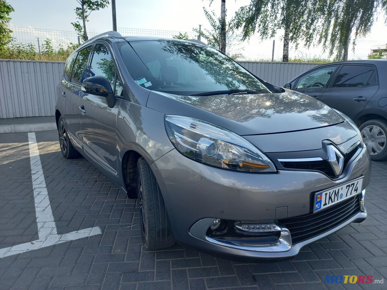 2015' Renault Grand Scenic photo #2