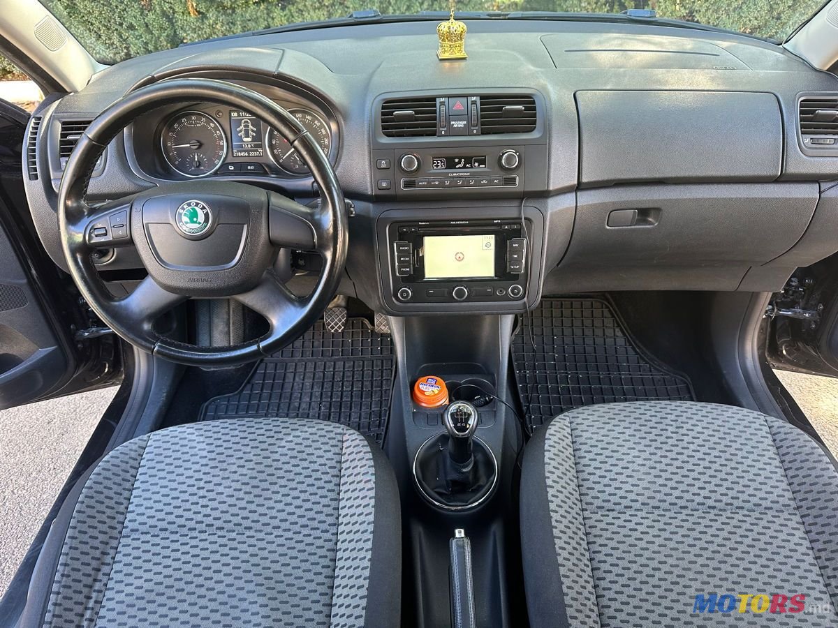 2013' Skoda Fabia photo #4