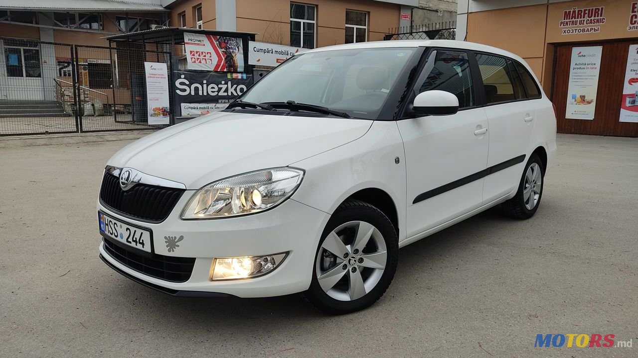 2013' Skoda Fabia photo #1