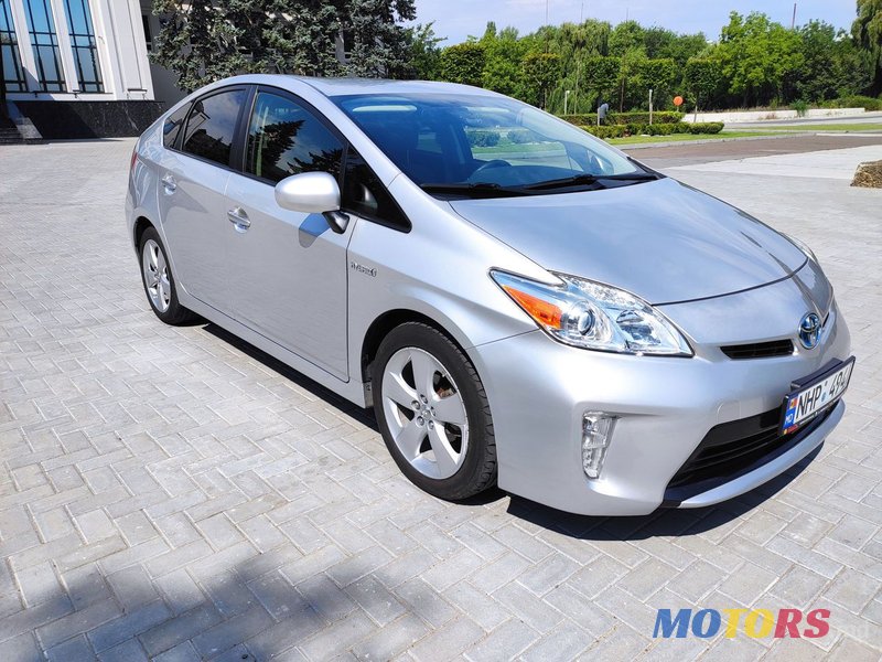 2014' Toyota Prius photo #2