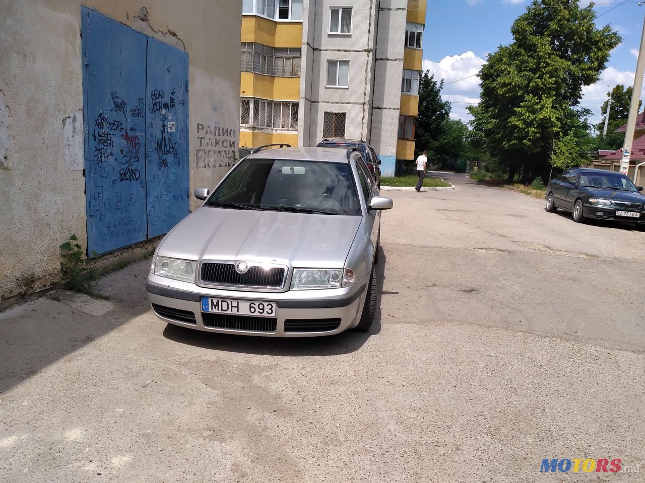 2002' Skoda Octavia photo #1