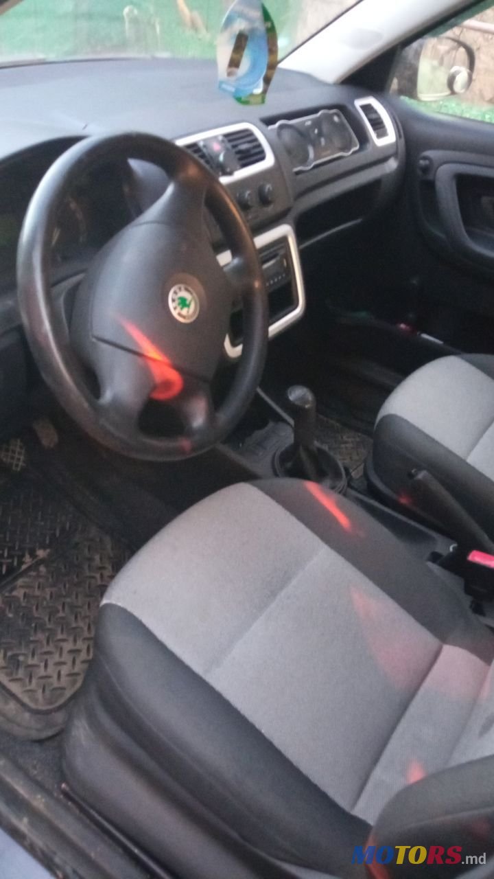 2008' Skoda Fabia photo #3